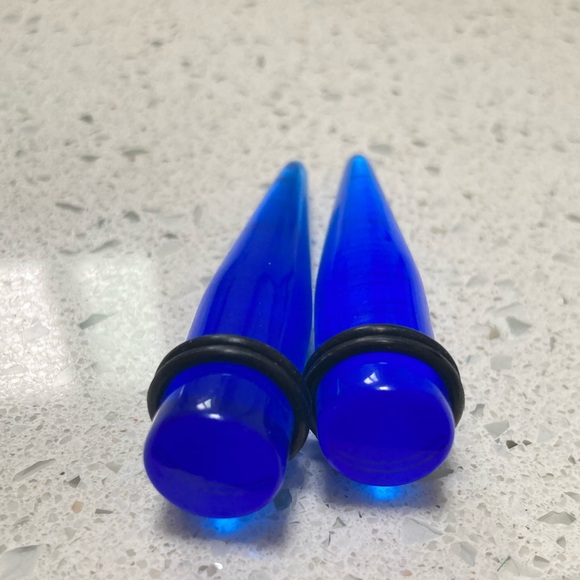 BODY VIBE👂🏼9/16” Blue Acrylic Tapers - Picture 7 of 8